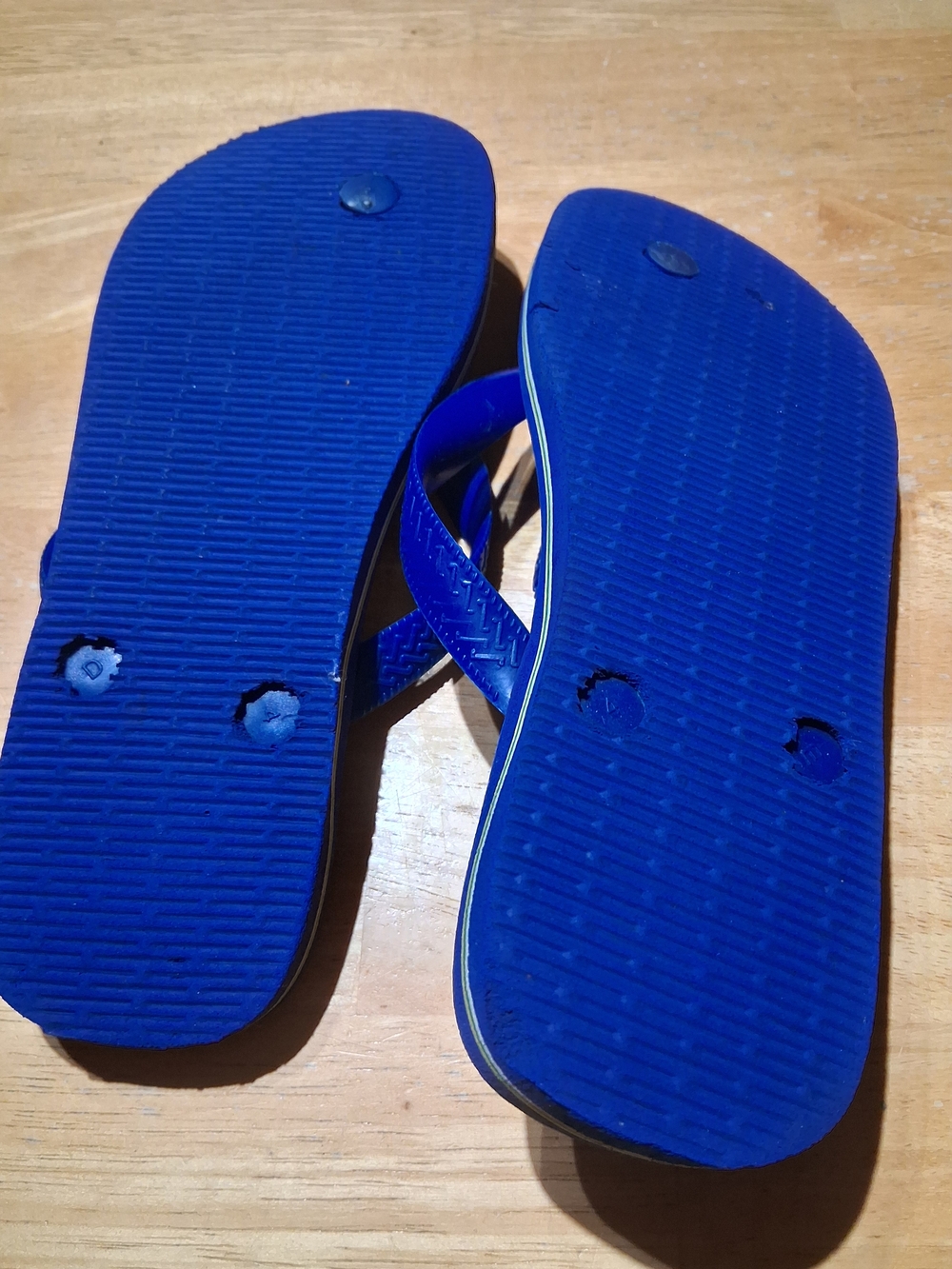 Havaianas Blue and Green Geometric Brazil Flag Flip Flops - Picture 3 of 3